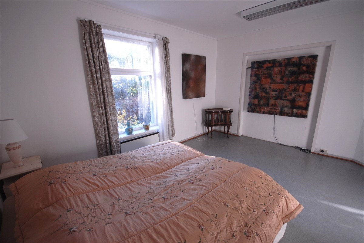 U.eta.rom-3-a Galleribilde