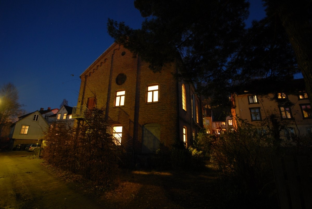 Fasade_Elvestredet_kveld_2 Galleribilde