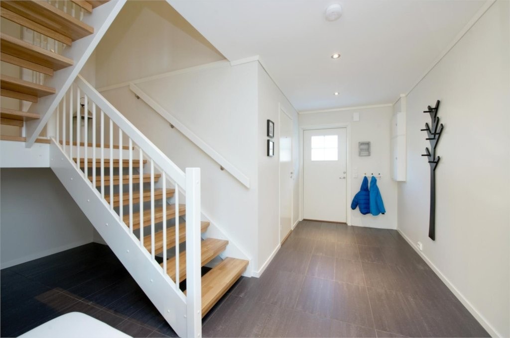 Entre og trapperom (illustrasjonsbilde) Galleribilde