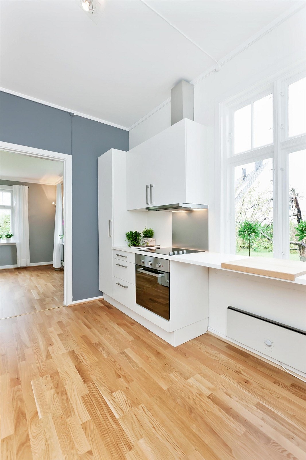 Godt med benkeplass og skapplass Galleribilde