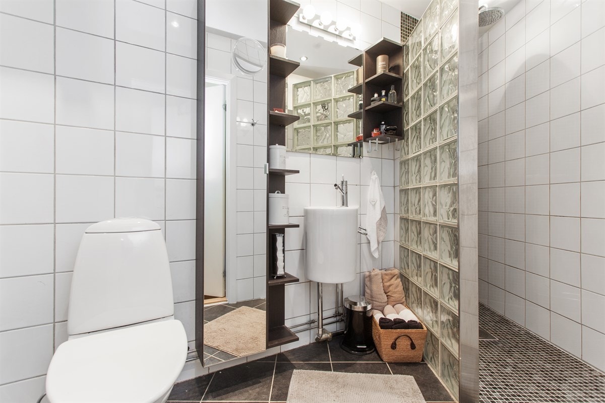 Delikat flislagt bad Galleribilde