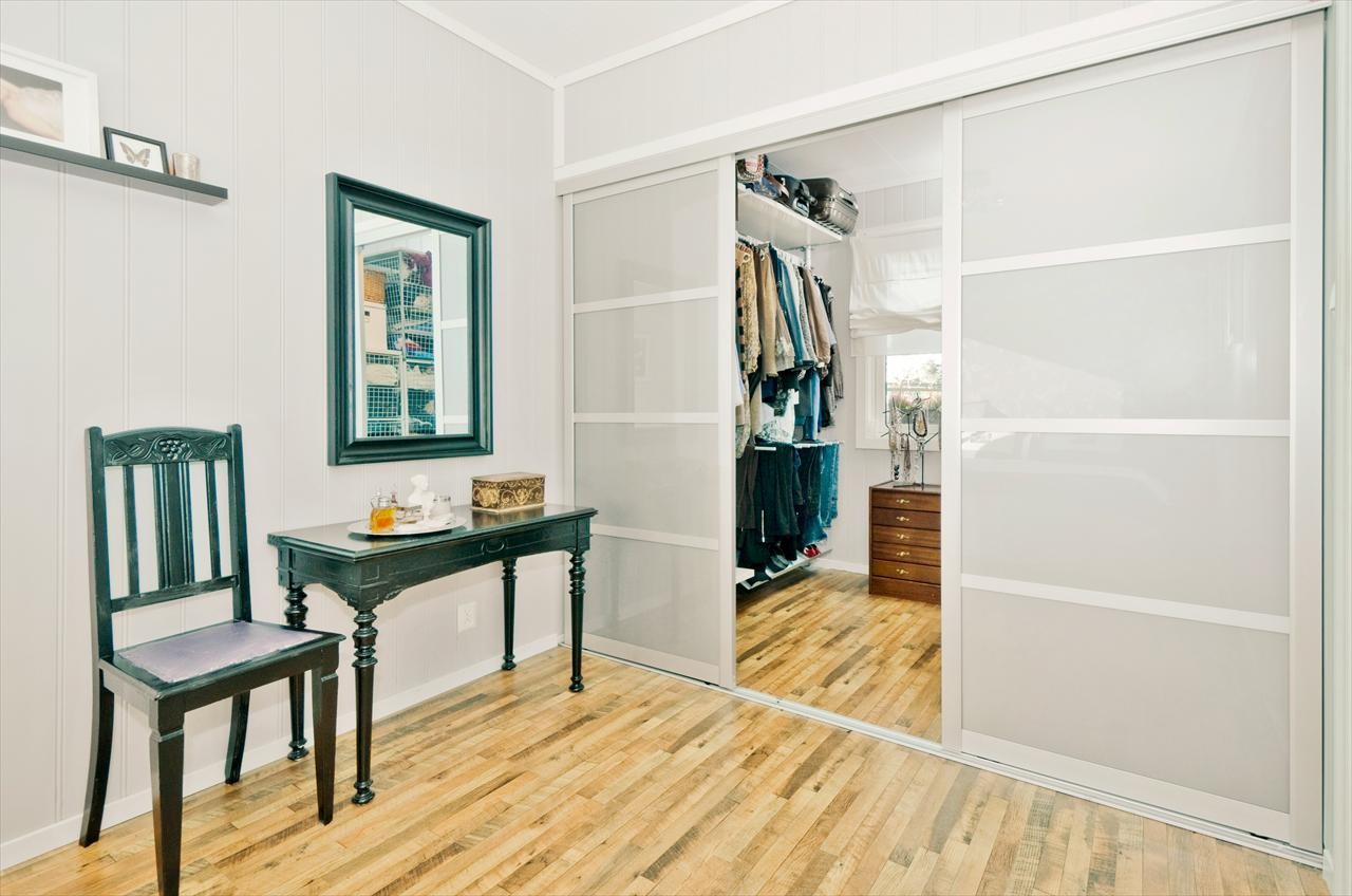 Stort garderoberom Galleribilde