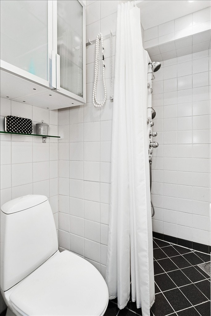 flislagt bad med gulvvarme Galleribilde