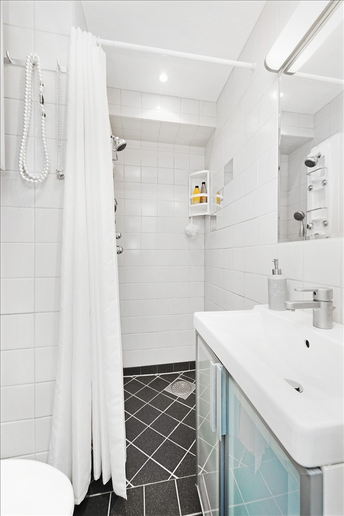 flislagt bad med gulvvarme Galleribilde