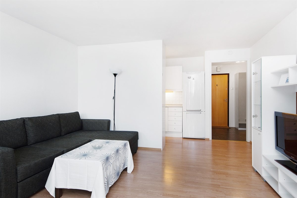 Leiligheten har en meget praktisk planløsning med delvis åpent kjøkken. Galleribilde