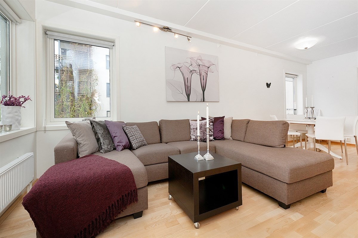 Stue/spisestue med åpen kjøkkenløsning Galleribilde