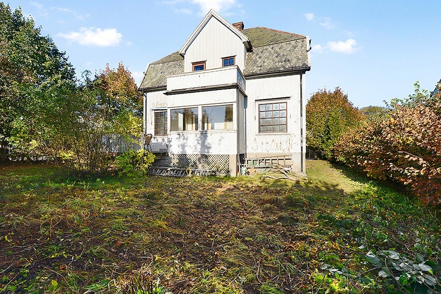 Stor usjenert hage mot syd Galleribilde