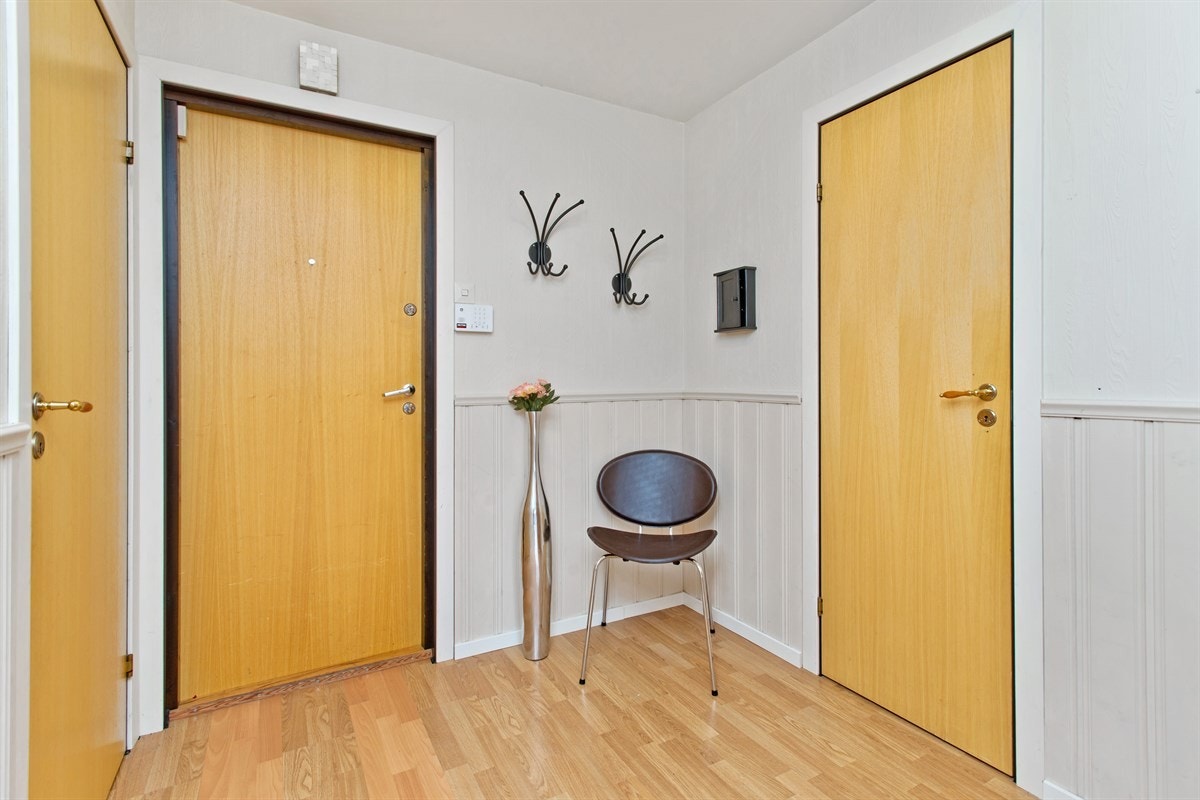 Entré med adkomst bod/garderobe Galleribilde