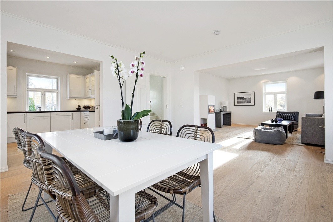 Lyst og åpent Galleribilde