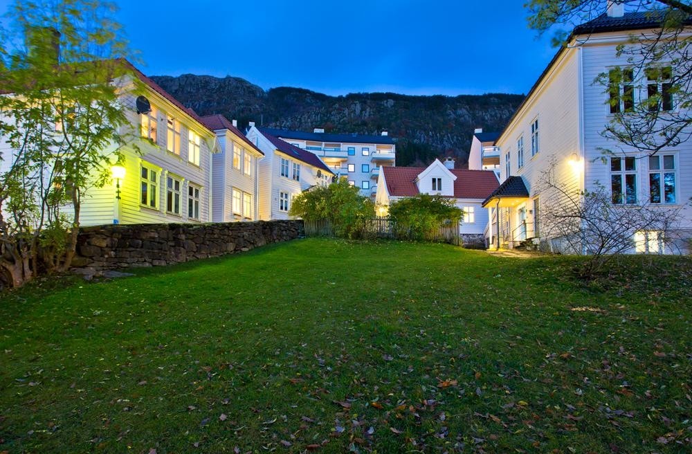 Kveld i Pyttergrenden Galleribilde