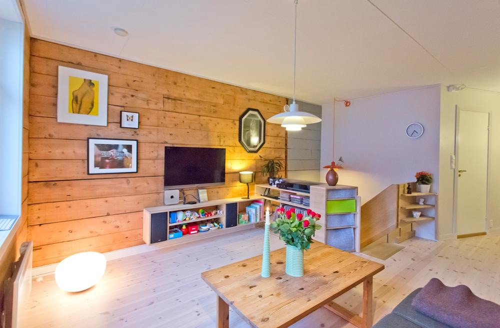 Stuen med synlige tømmervegger Galleribilde