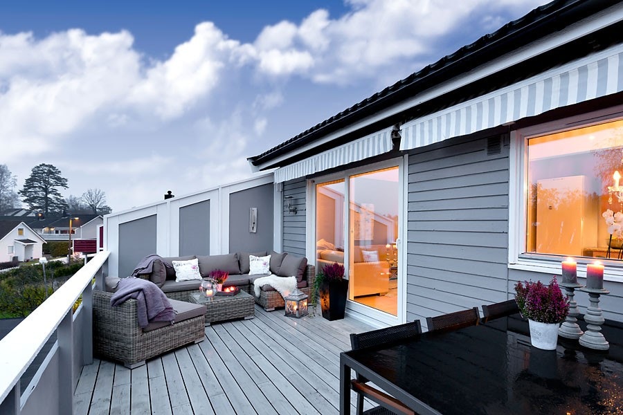 Stor solrik vestvendt terrasse på 22 kvm Galleribilde