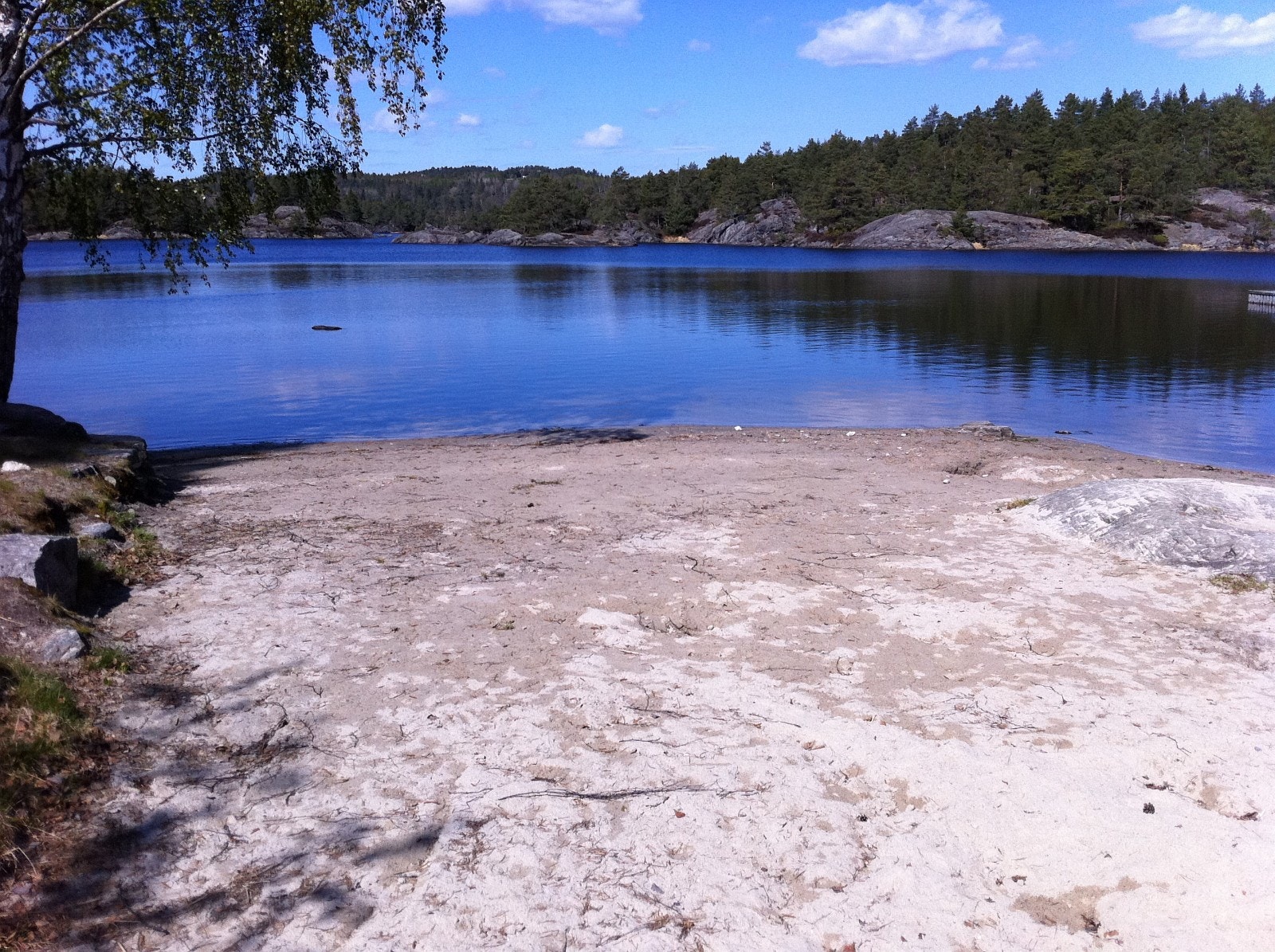 Store Skarevann innen gåavstand fra feltet med badestrand og et hav av muligheter for fritidsaktiviteter Galleribilde