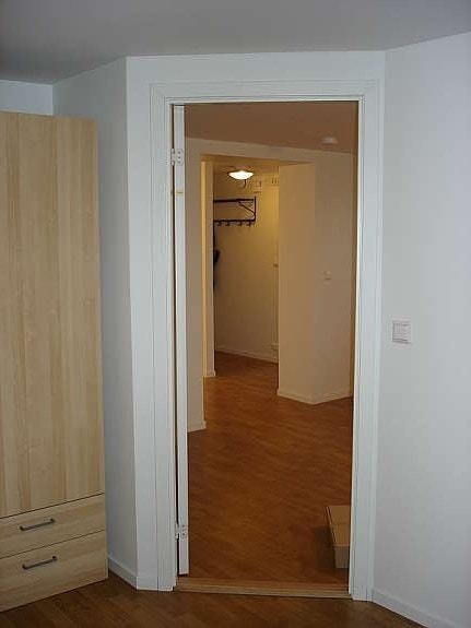 Utsikt fra soverom inn til stuen Galleribilde