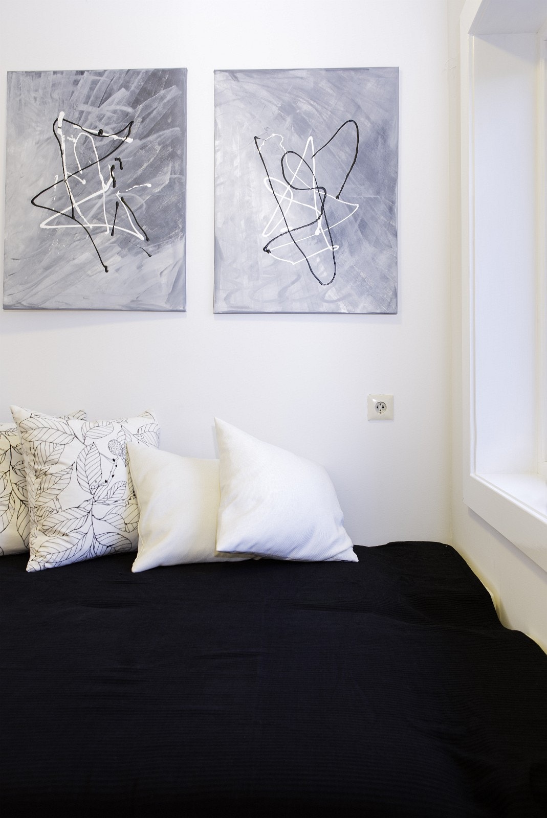 Sovealkove med vindu Galleribilde