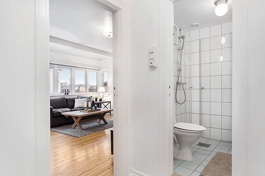 Entré mot bad/wc og stue Galleribilde