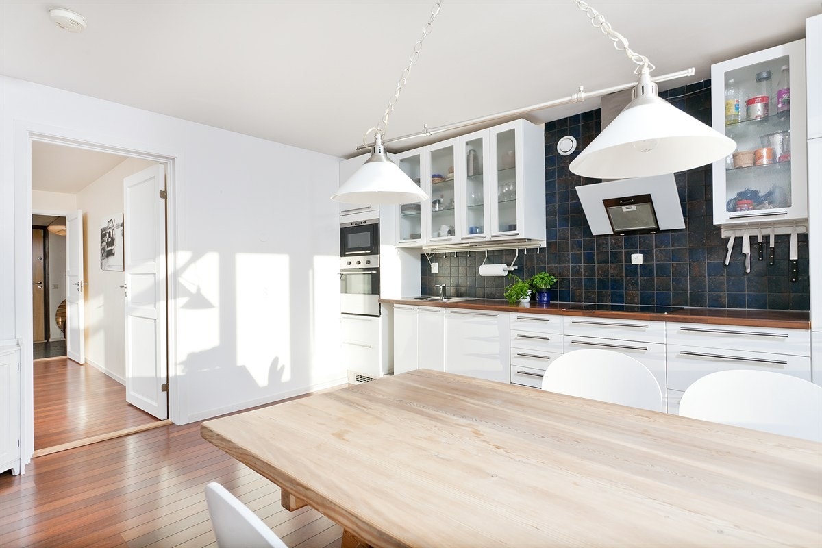 Meget god benke- og skapplass Galleribilde