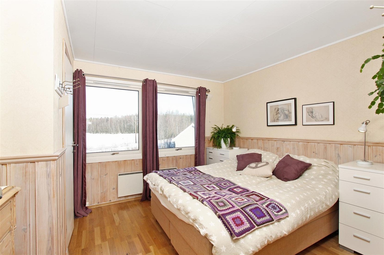 Soverom med "walk-in closet". Galleribilde