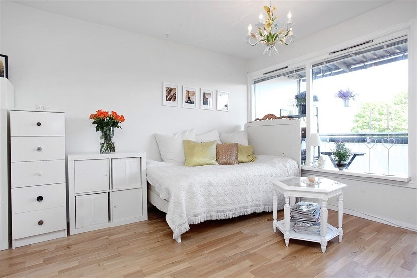 Rikelig med dagslys kommer inn i rommet Galleribilde