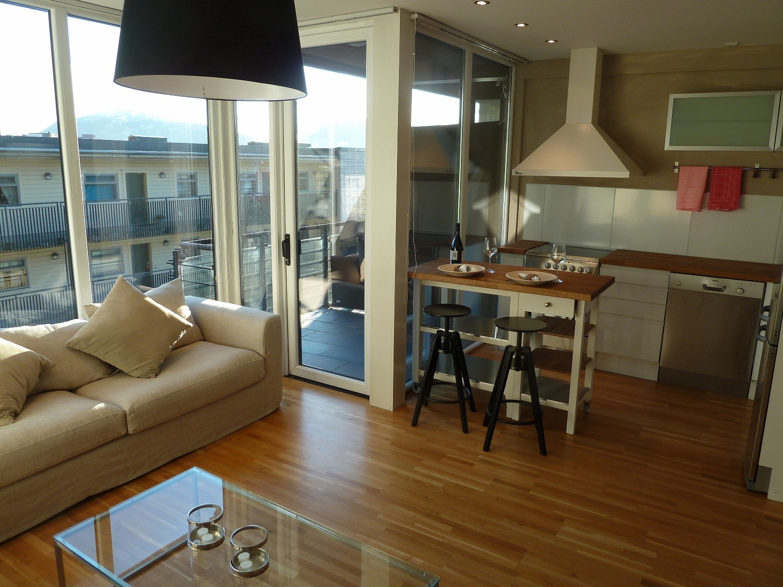 Kjøkken sett fra stue Galleribilde