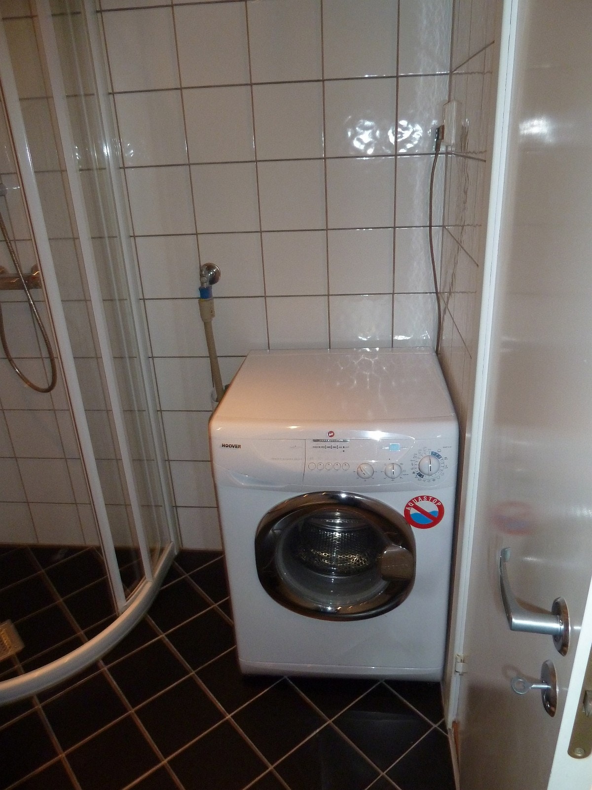 Bad/vaskemaskin+tørketrommel Galleribilde
