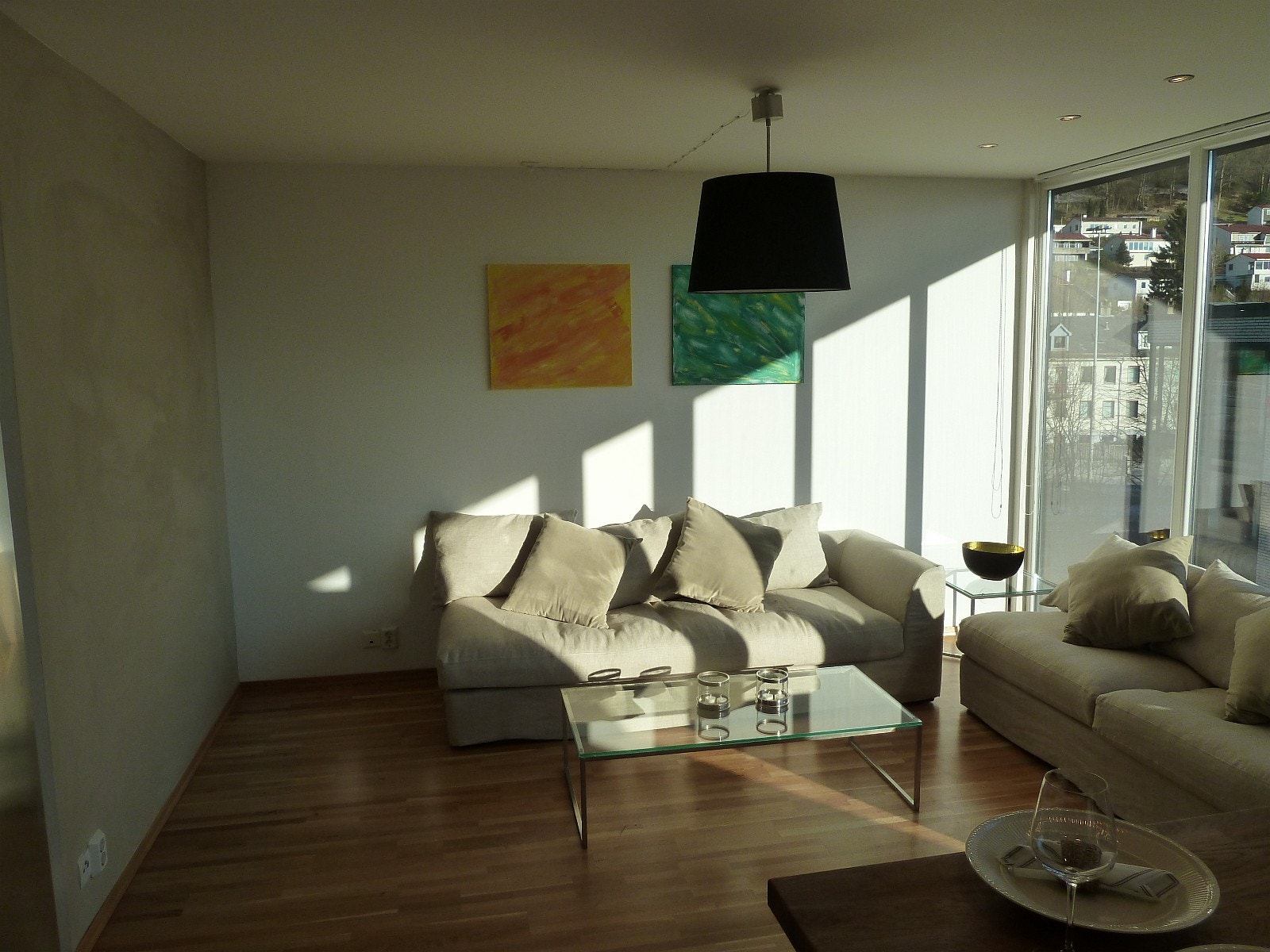 Stue sett fra kjøkken Galleribilde