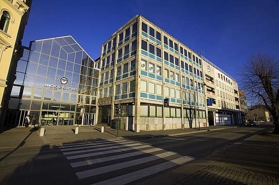 Fasade mot Nedre Strandgate. Galleribilde