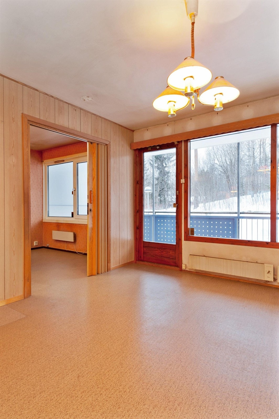 Leiligheten er gjennomgående, noe som lyser opp både stue og kjøkken. Galleribilde