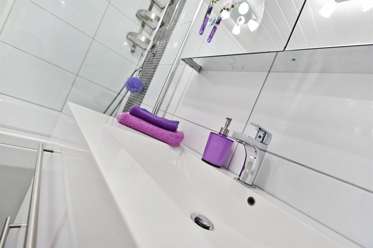 Delikat servant med underskap. Galleribilde