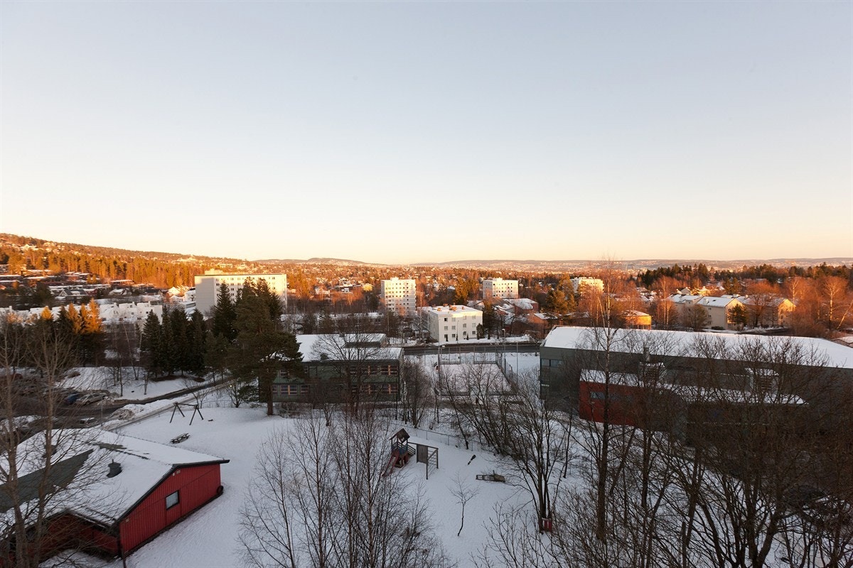 Utsikten brer seg over hele Oslo by... Galleribilde