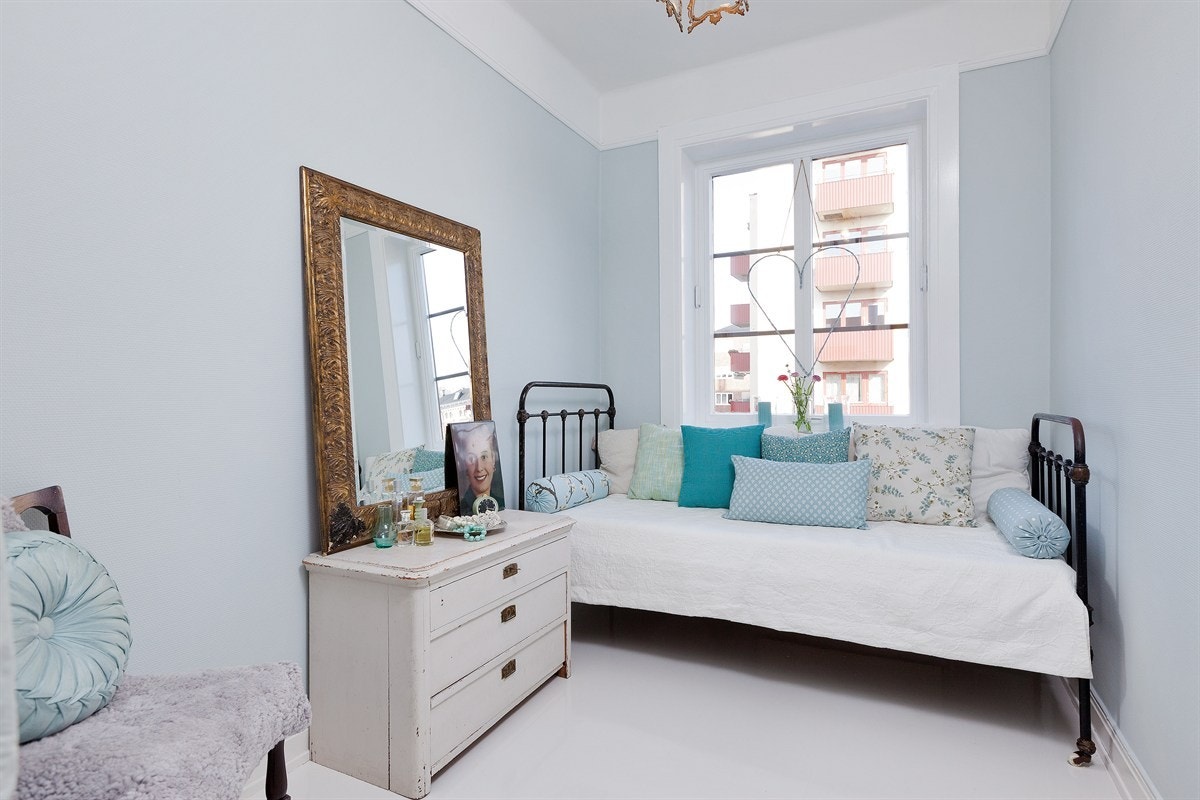 Soverom 2 - kosleig soverom som vender mot bakgård - ypperlig barnerom/gjesterom eller kontor Galleribilde