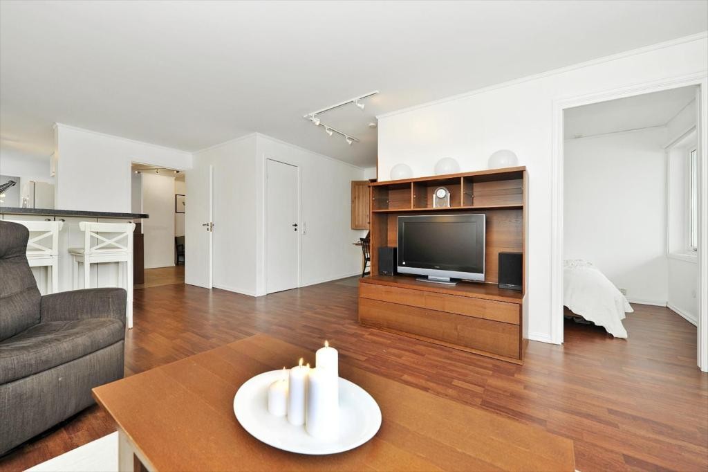 Varme i gulv både i stue, spisestue og på kjøkken Galleribilde