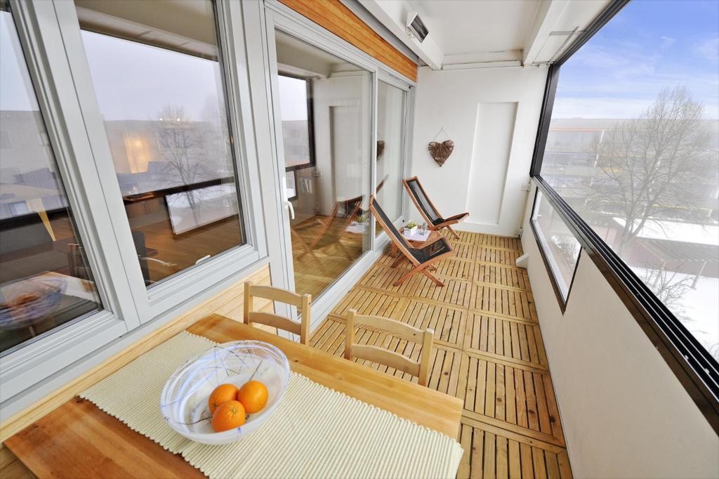 Innglasset balkong, vender mot sørvest Galleribilde