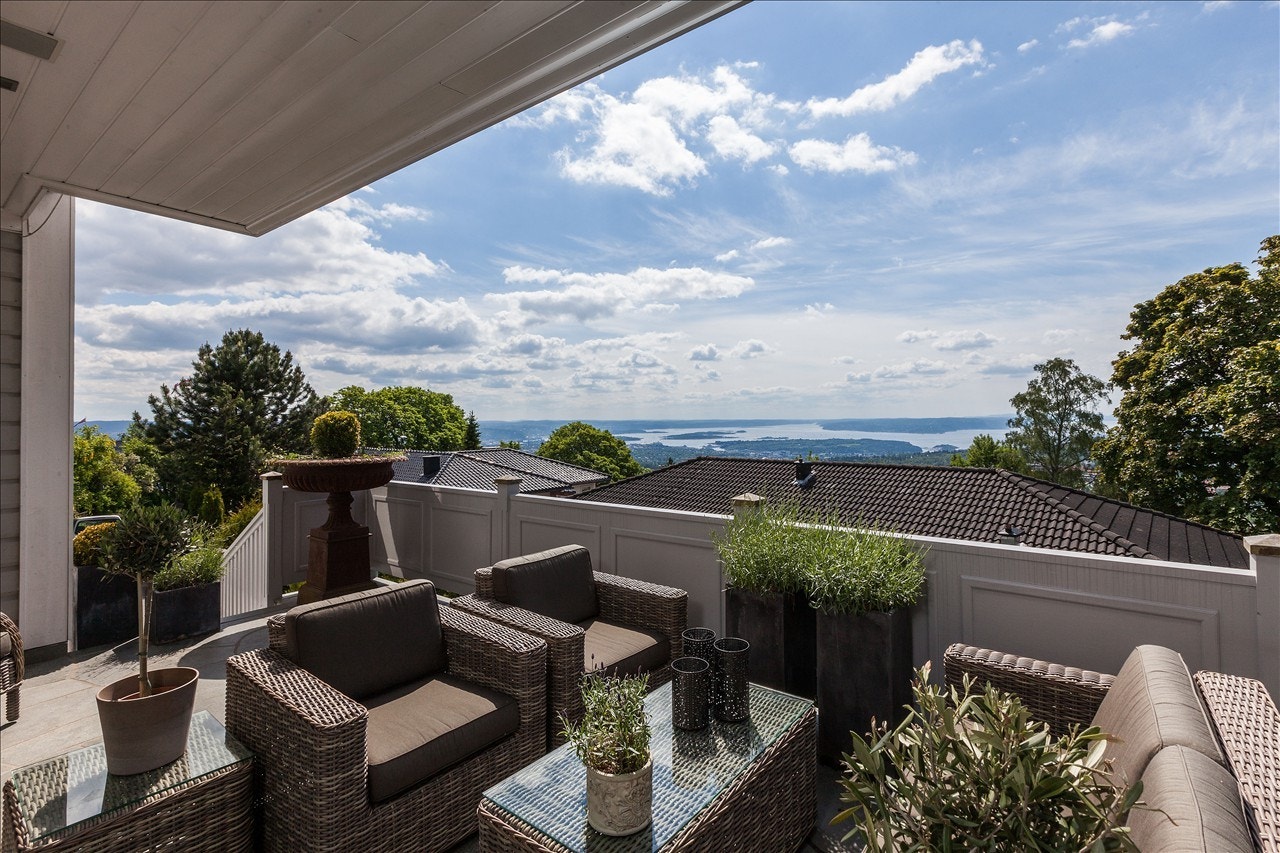 Terrasse med flott utsikt Galleribilde