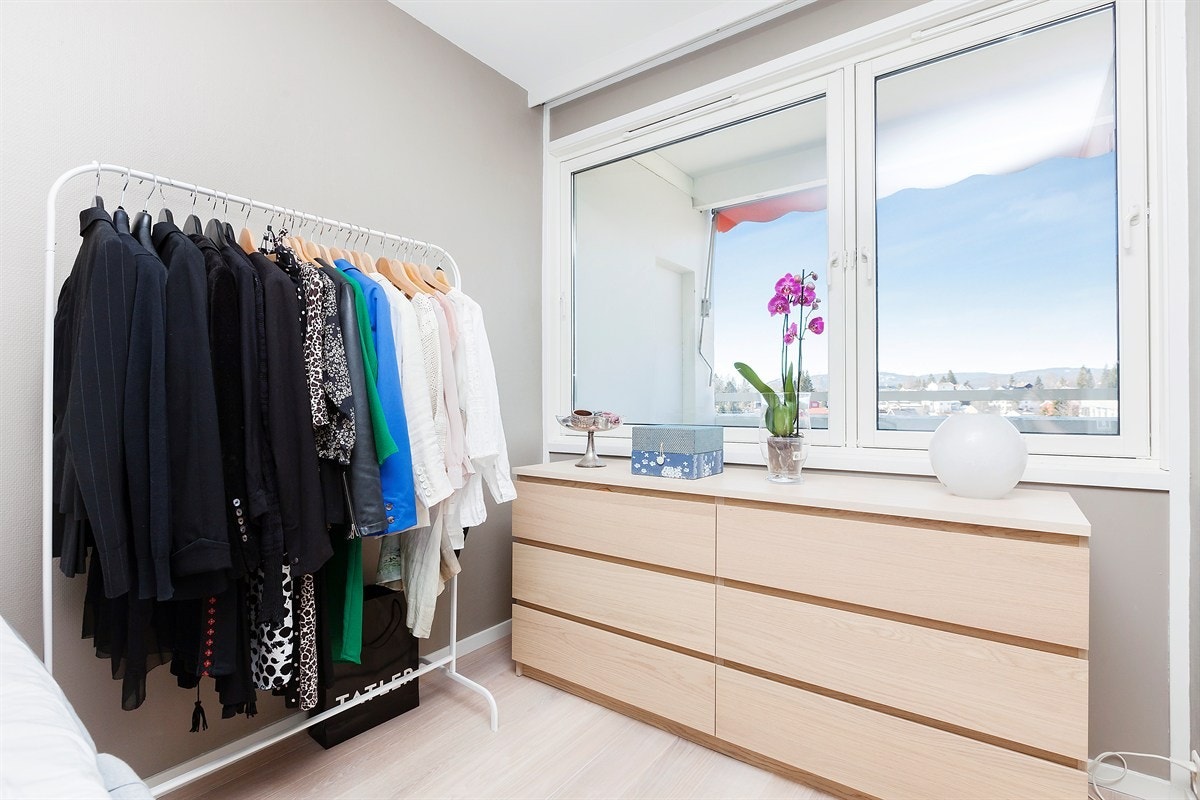 Hyggelig utsyn fra soverom Galleribilde