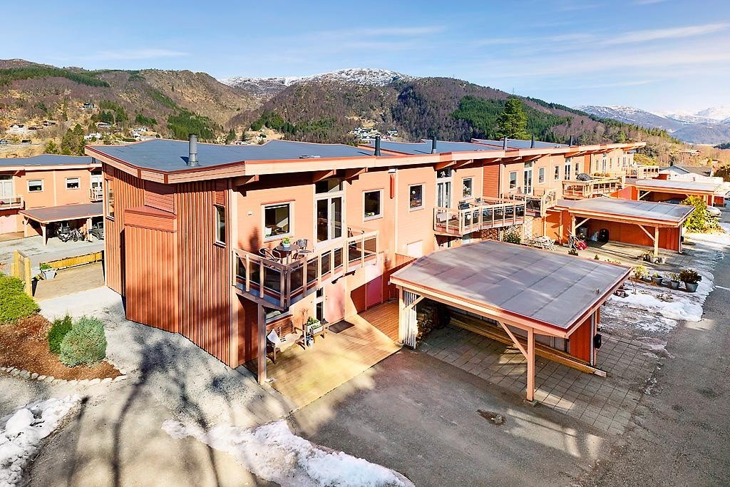 Fasade Helldalssåta 71 Galleribilde