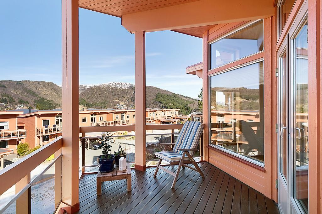 Altan med utgang fra stuen Galleribilde