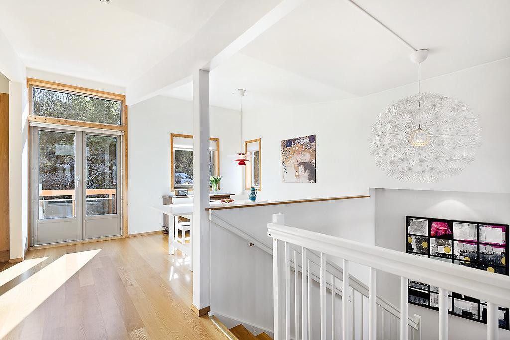 Spisestue med utgang til altan Galleribilde