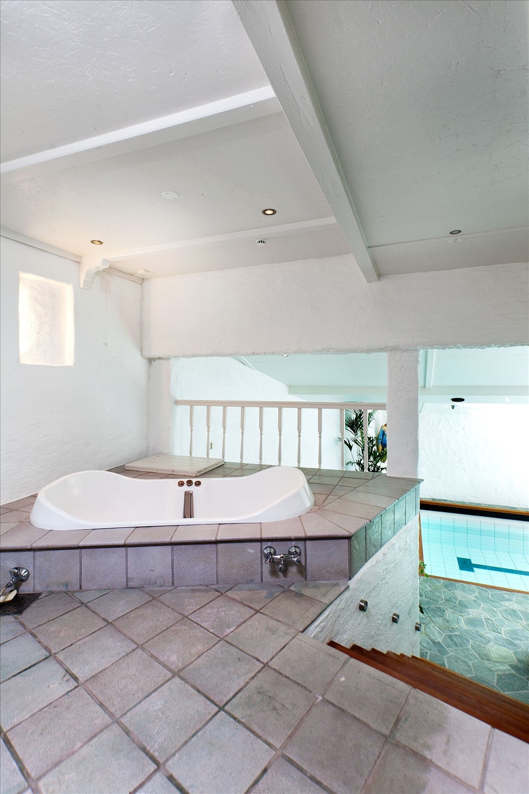 ...nedsenket boblebad... Galleribilde