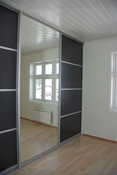 Skyvedørsgarderobe - soverom Galleribilde