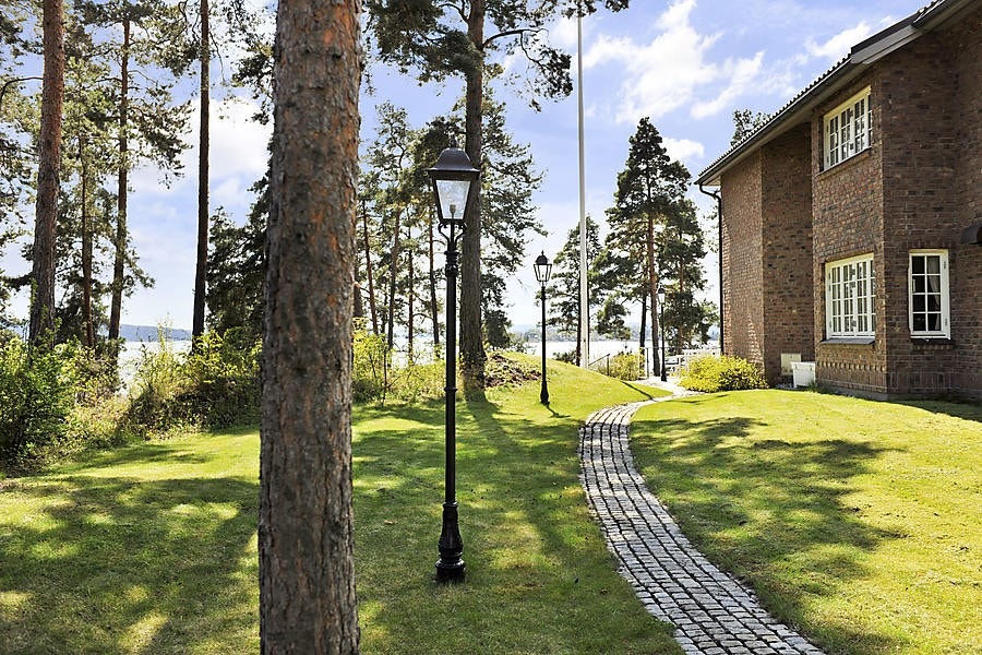 Flott hage i engelsk stil Galleribilde