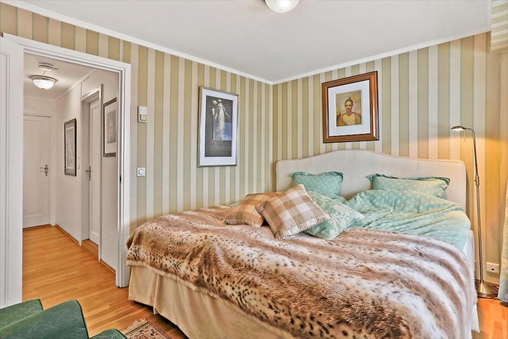 Salgsoppgave Galleribilde