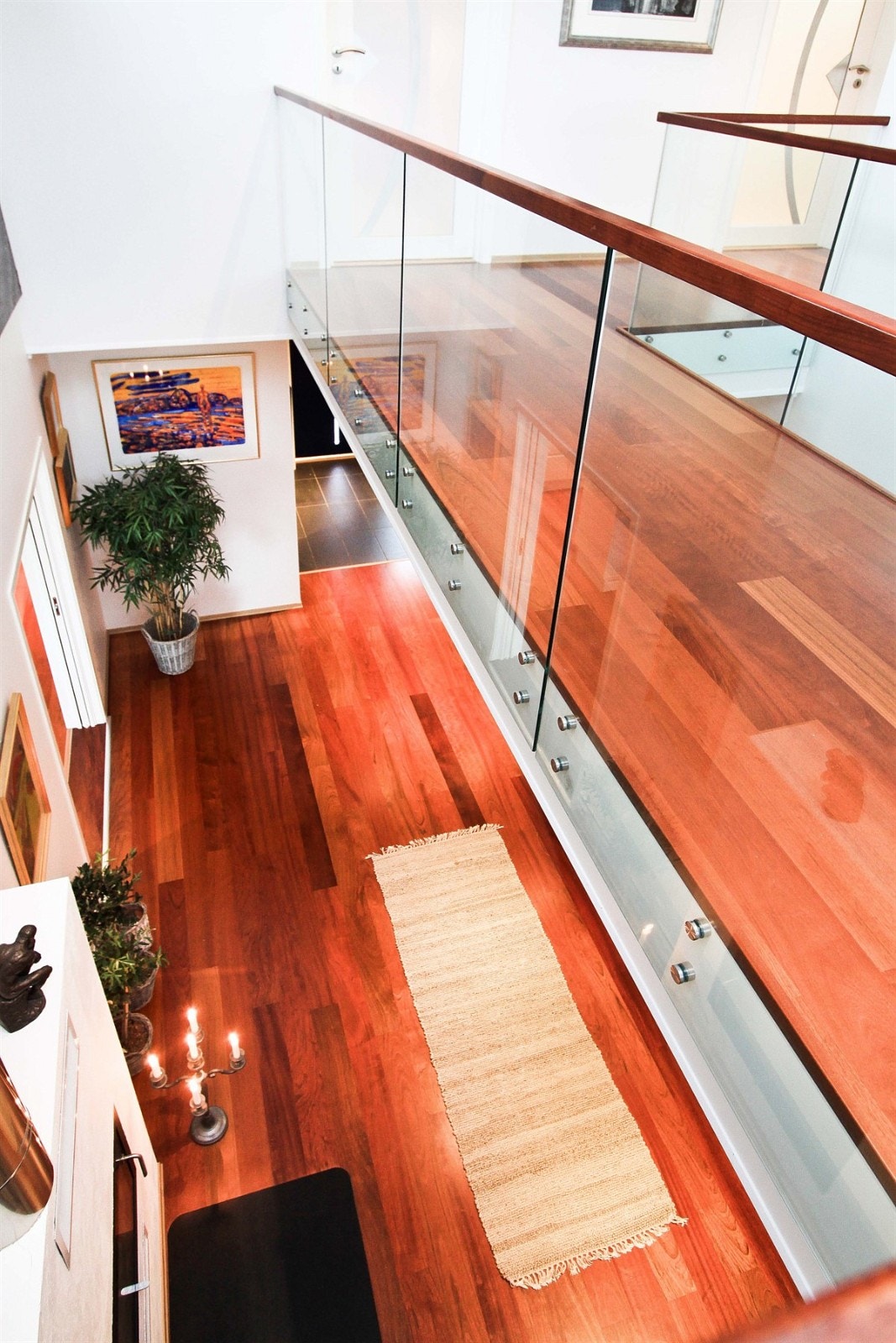 Upper stairway b Galleribilde