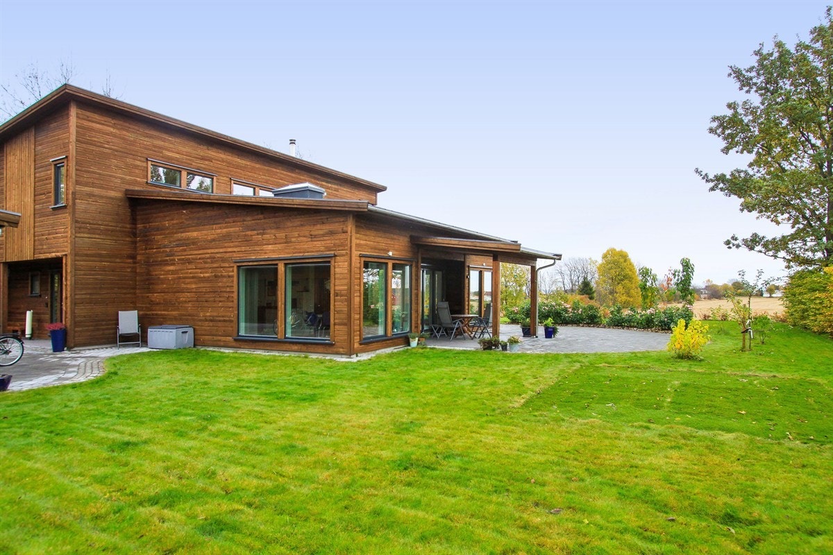 Back view c Galleribilde