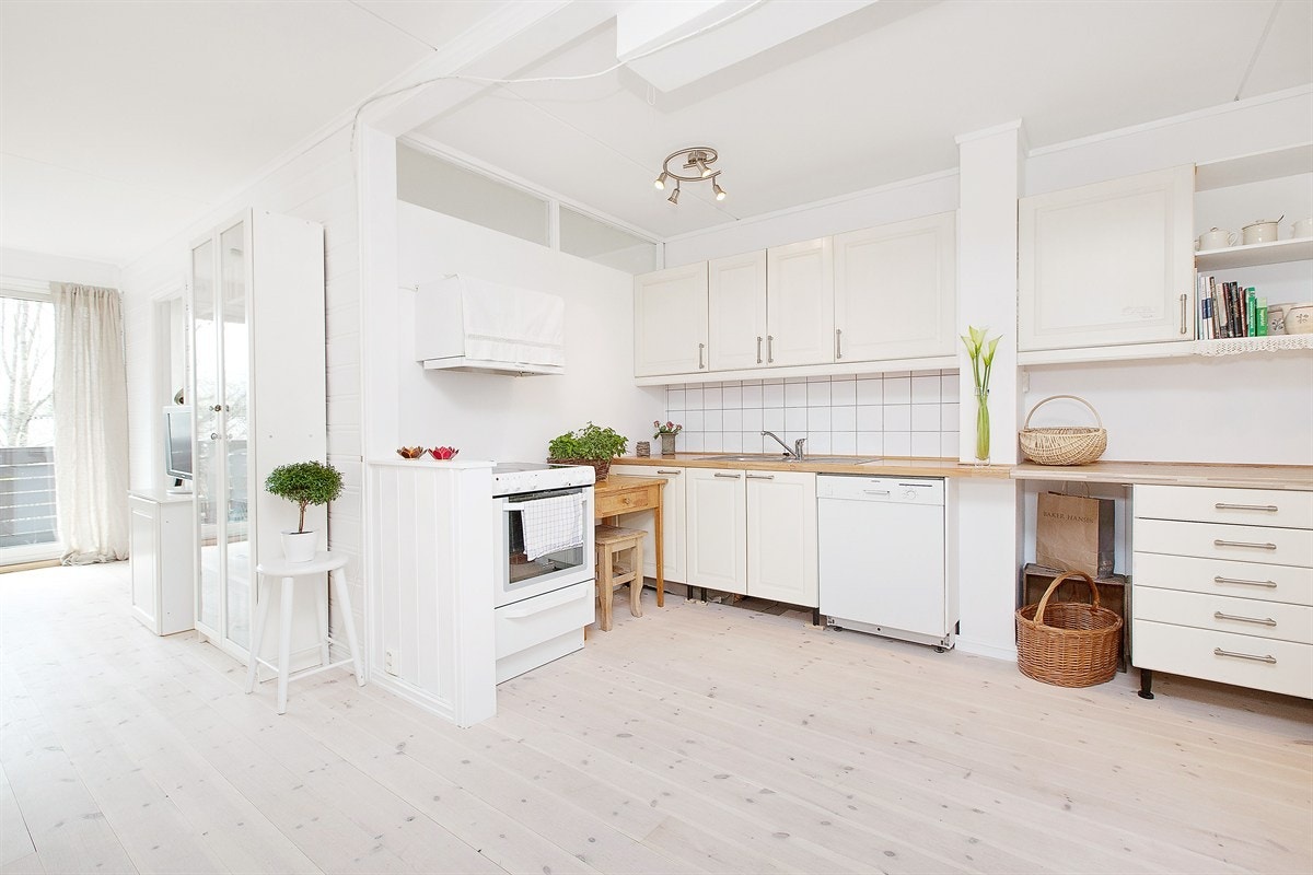 Praktisk åpen kjøkkenløsning Galleribilde