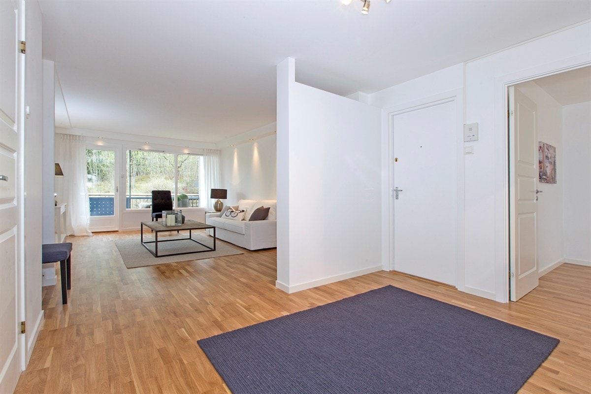 Entrè - mot stue Galleribilde