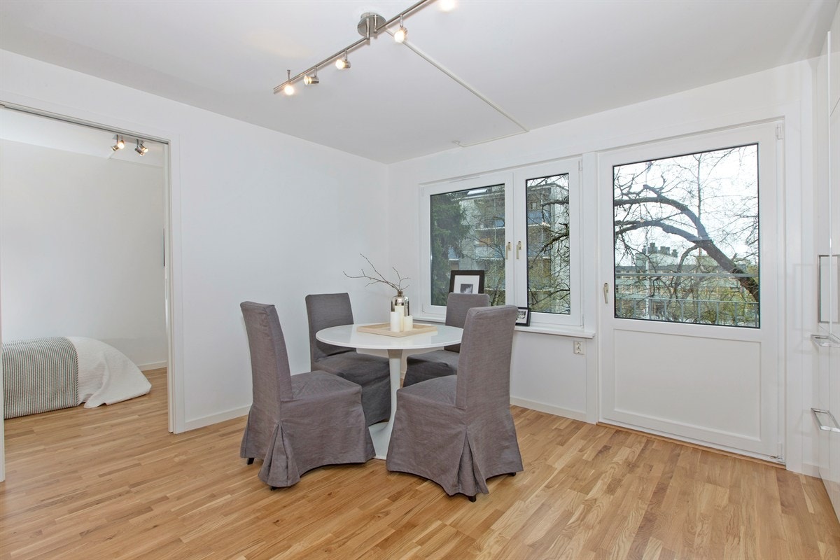 Spiseplass på kjøkkenet Galleribilde