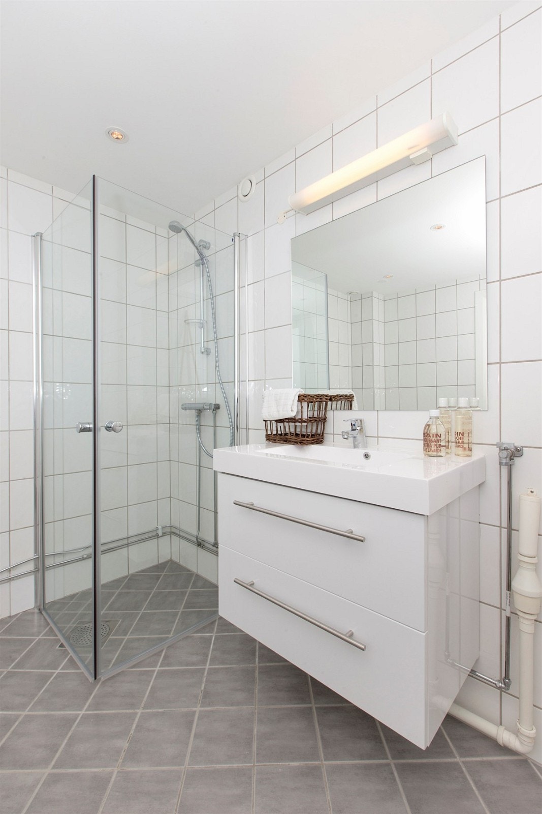 Bad med dusjhjørne Galleribilde