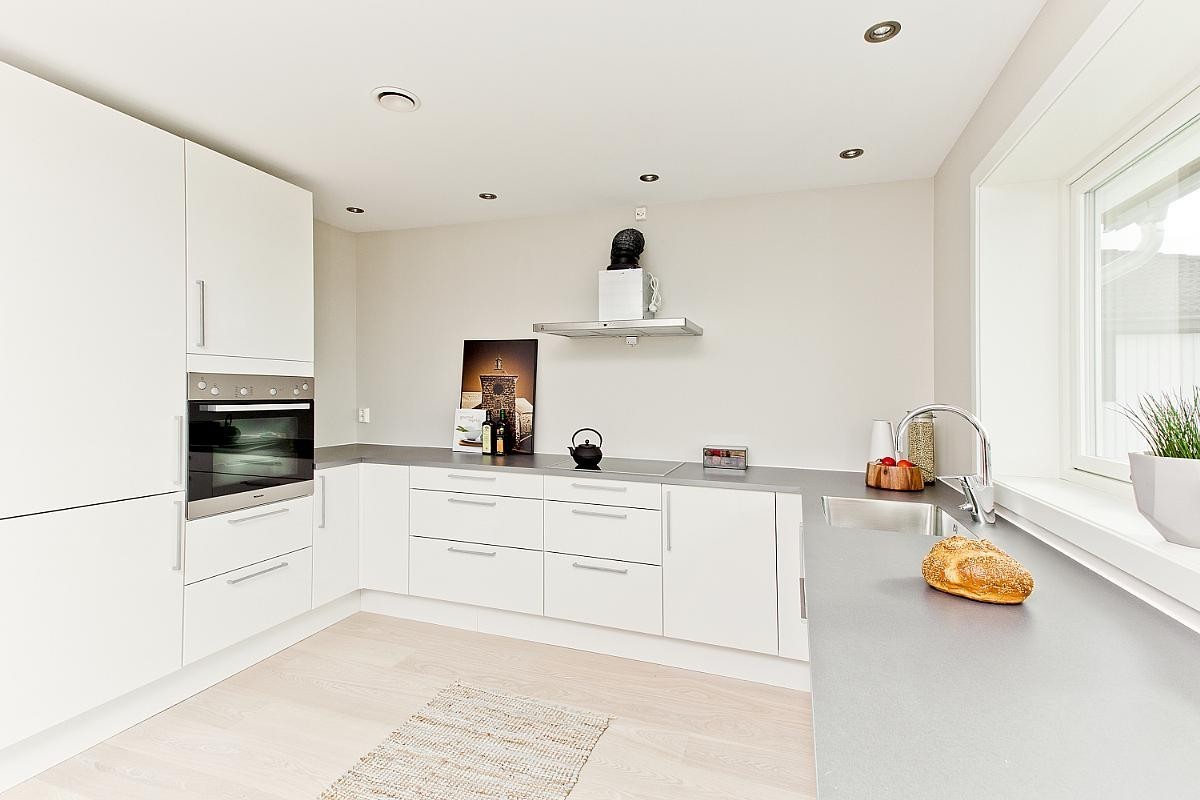 HTH kjøkken med integrerte hvitevarer Galleribilde