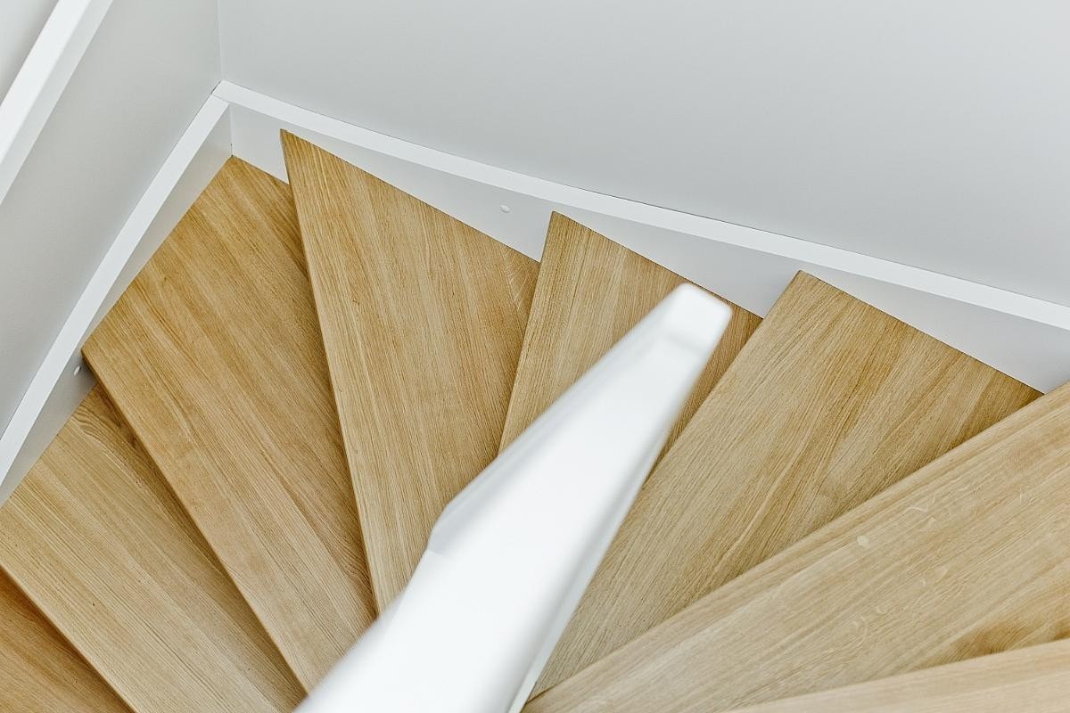 Trapp med eiketrinn Galleribilde